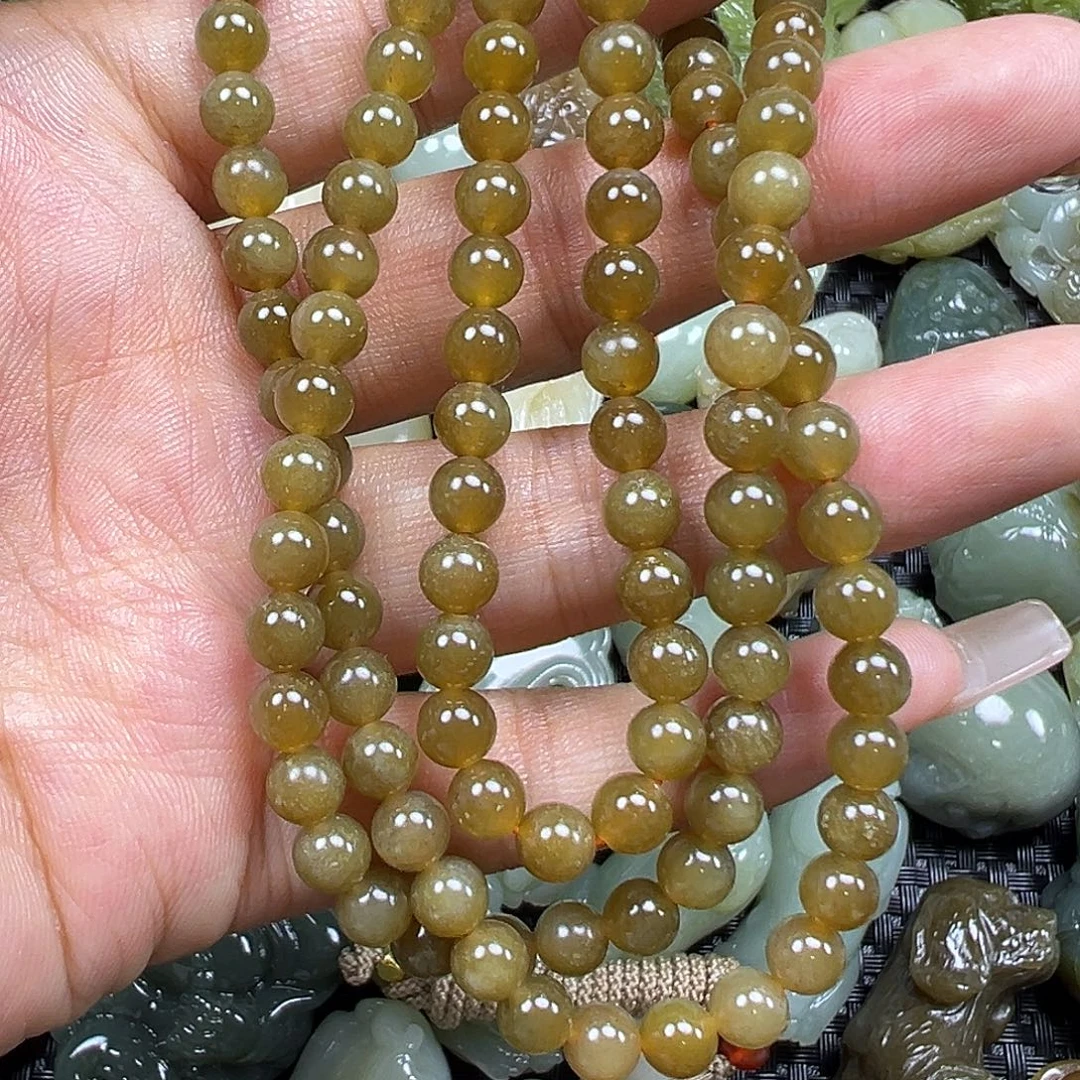 和田玉未镶嵌颈饰微瑕