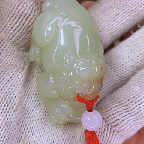 和田玉（糖玉）挂件未镶嵌效*