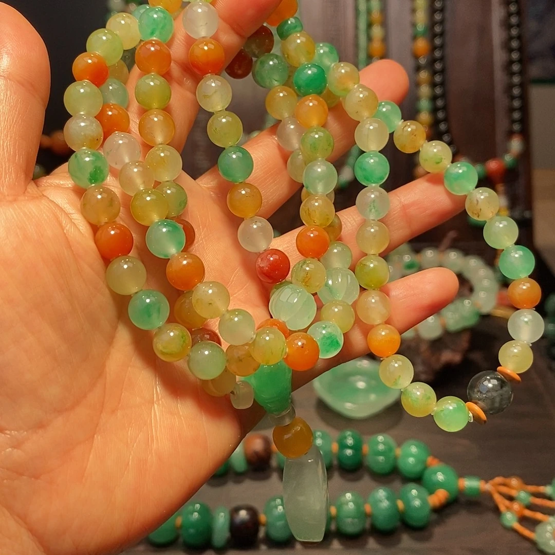 黑***湖石英质玉（非洲翠）未镶嵌串