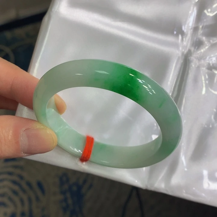 未镶嵌手镯翡翠翡翠