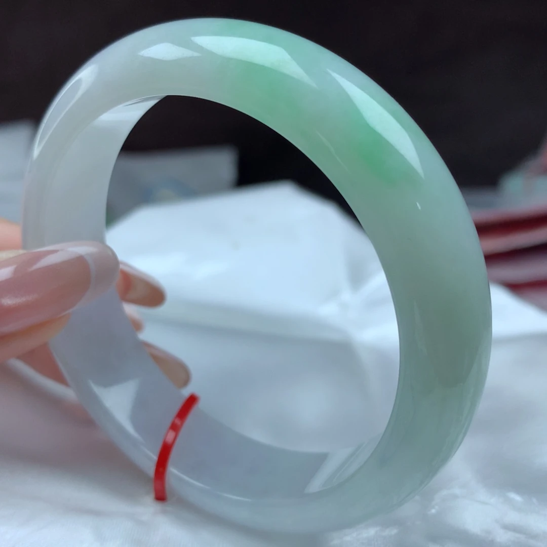 翡翠手镯未镶嵌431621 ，