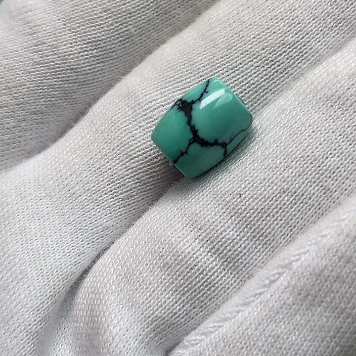 绿松石珠宝未镶嵌