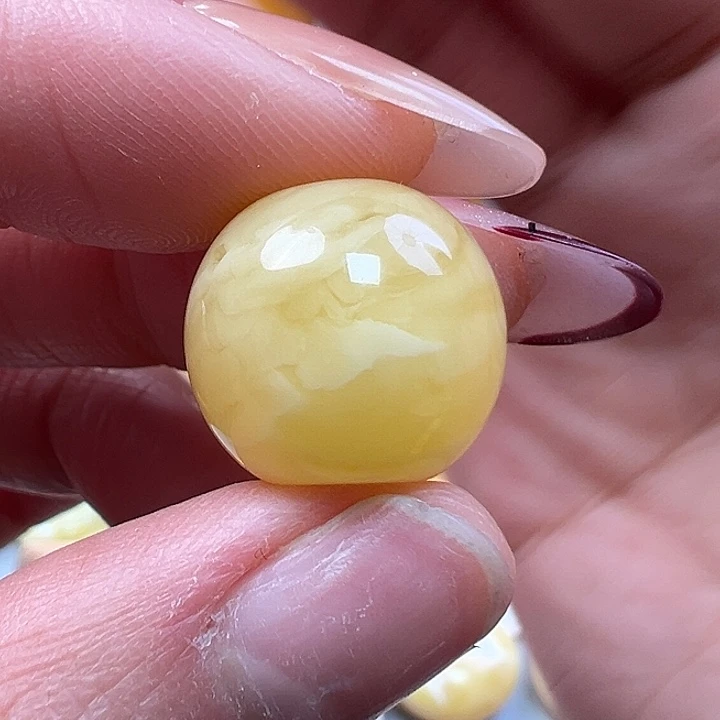 蜜蜡未镶嵌珠宝奇石