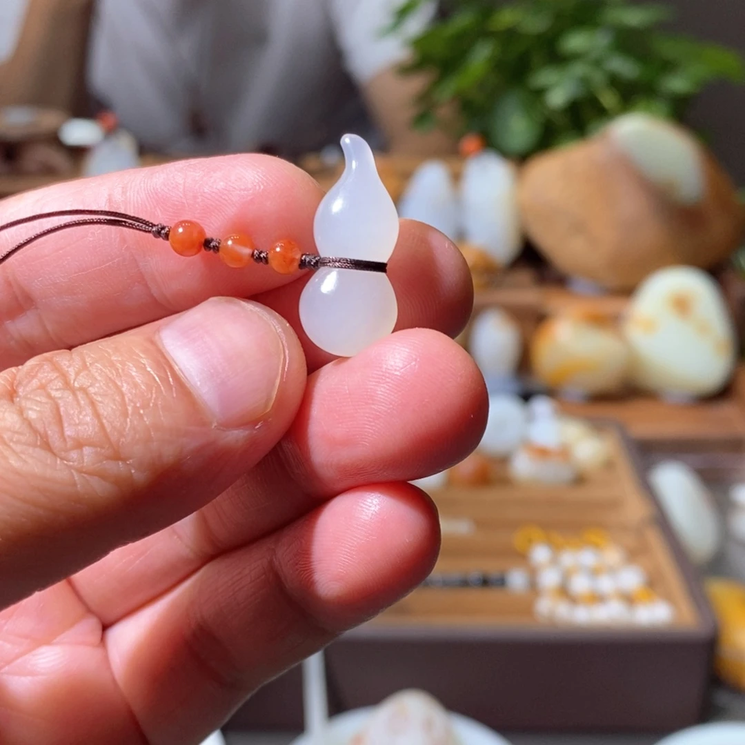 和田玉未镶嵌颈饰裘****沪