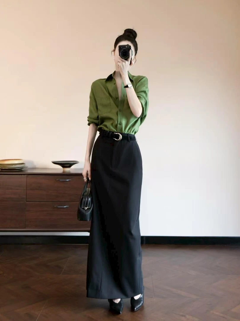 【柏林绿洲】INS风轻熟职场高级感绿色衬衫超显白气质黑色长款半裙