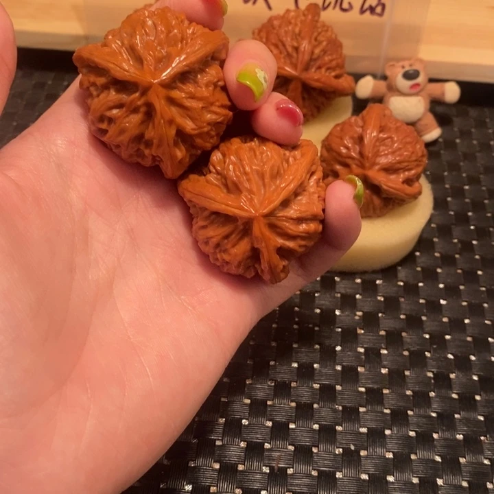 文玩核桃把件核桃。宫灯。40.41