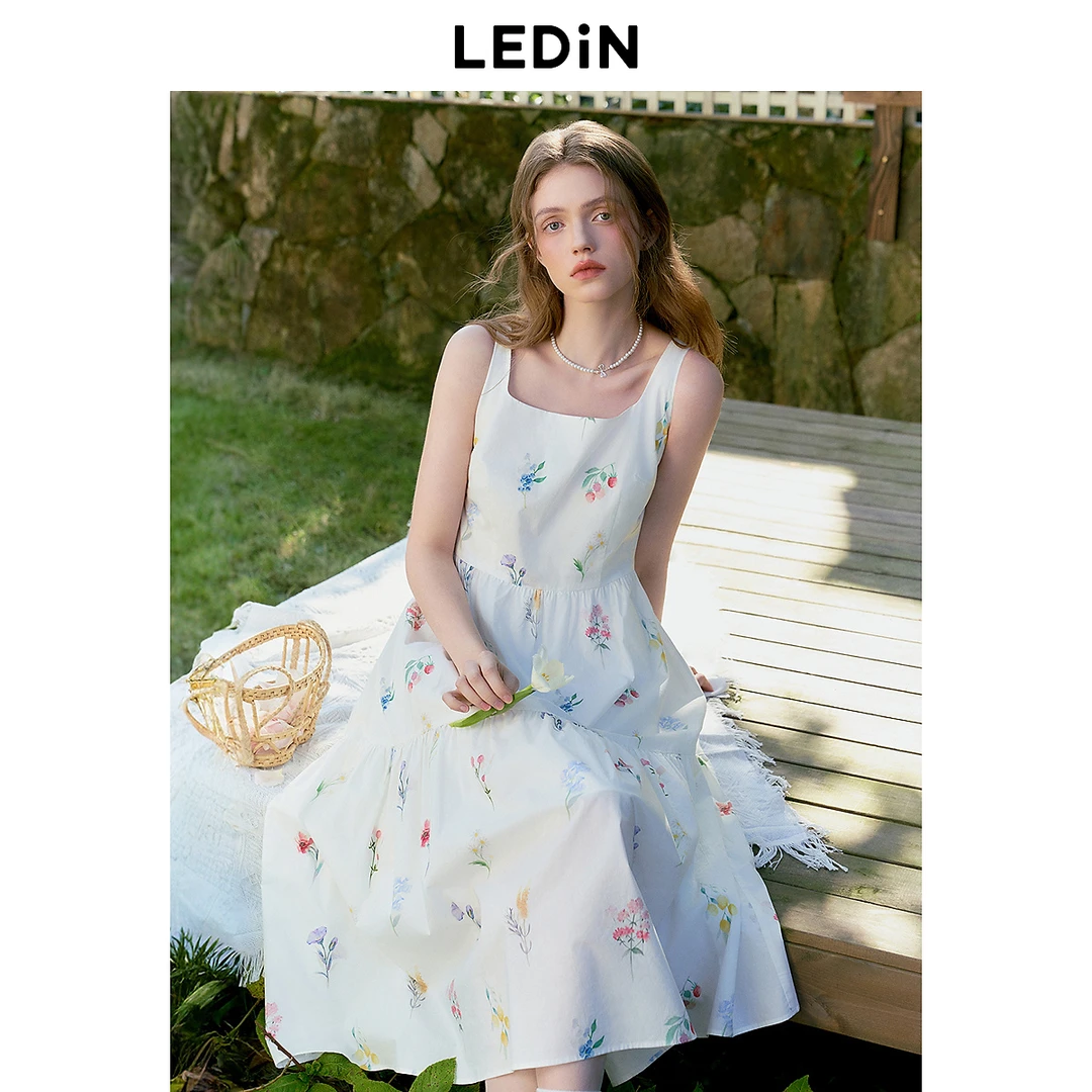 【欧若风】乐町植物碎花吊带连衣裙女25年春季新款宽肩带显瘦方领裙