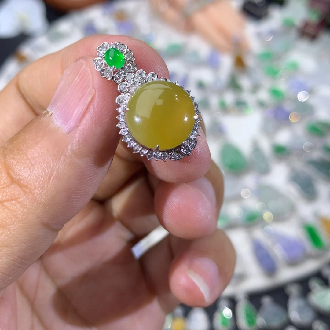 吊坠(不含链)18K金镶嵌翡翠