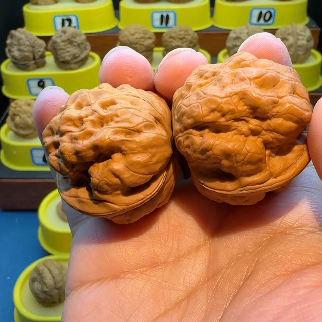 用***8把件桃核蟾祖核桃