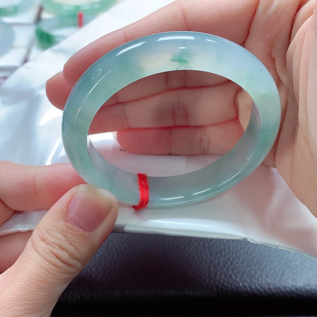 翡翠手镯未镶嵌天然A货翡翠