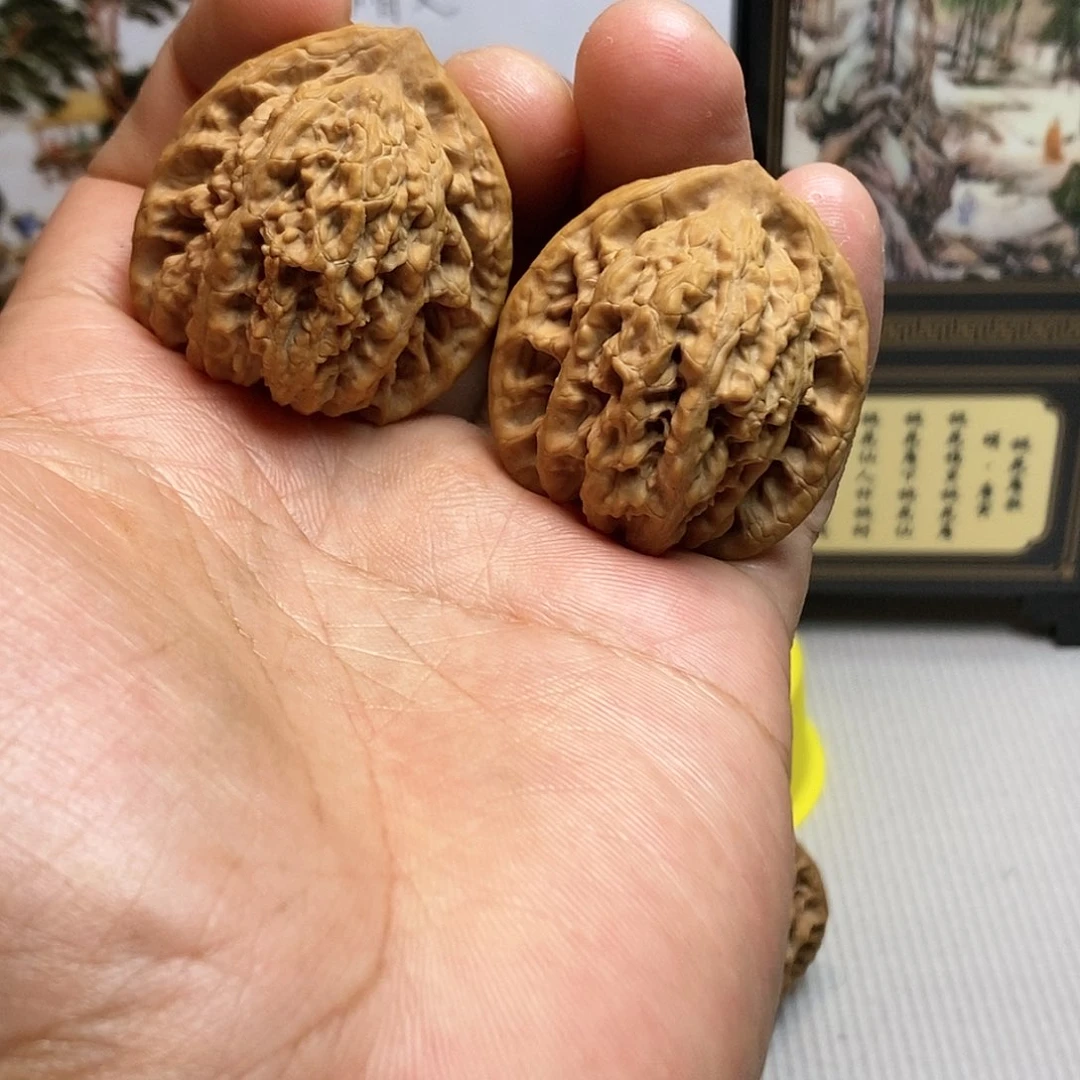 文玩核桃把件霞云岭