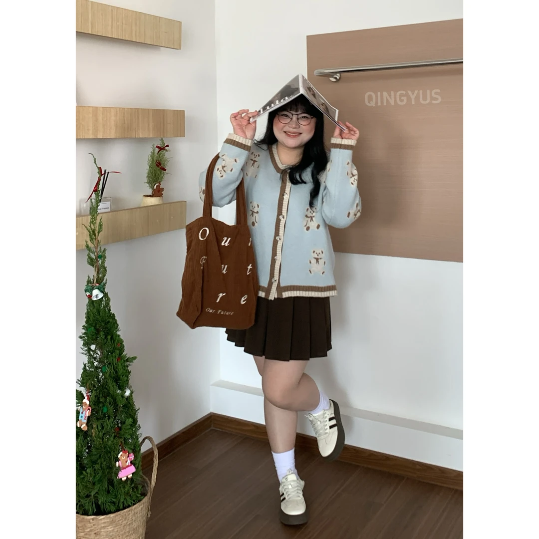 QINGYUS-设计感可爱小熊针织衫微胖显瘦减龄百搭上衣冬季大码女装