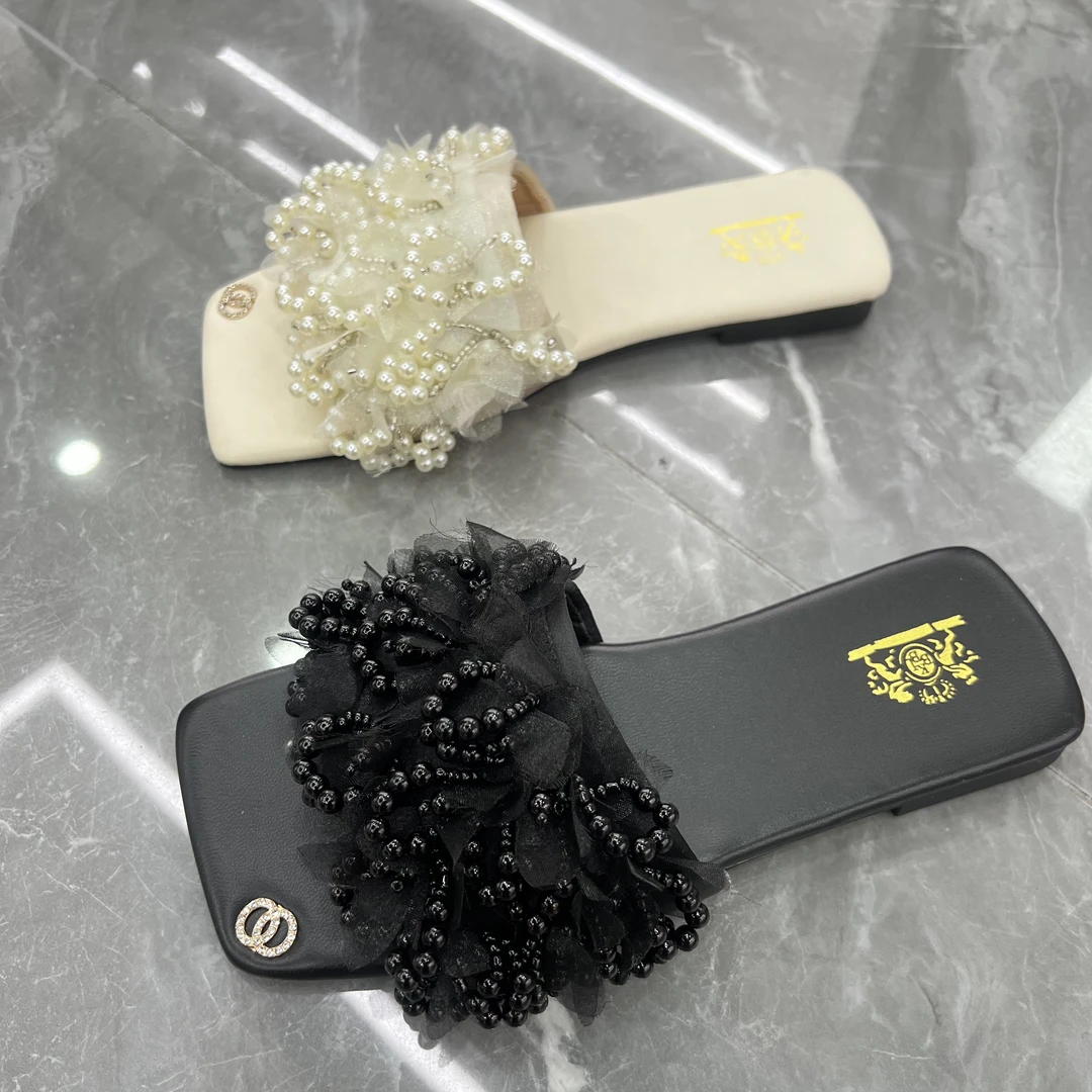 0550-18新款2025年新款凉鞋手工缝制珠花！