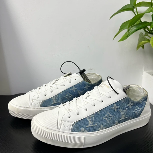 95新 LouisVuitton/路易威登 41.5欧码蓝牛仔老花板鞋/百搭/时尚