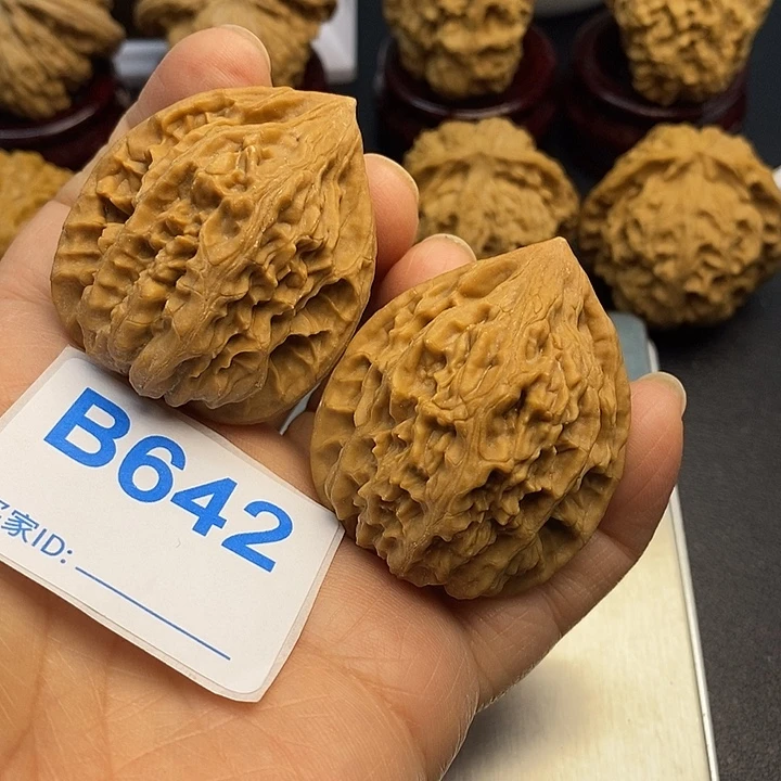 核桃鸡心3.9高4.6，