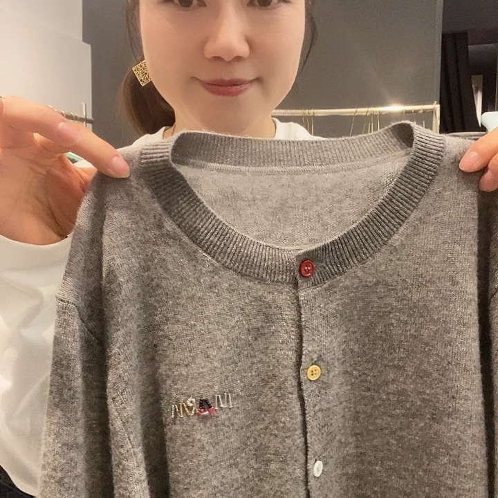 灰色毛衣开衫12345