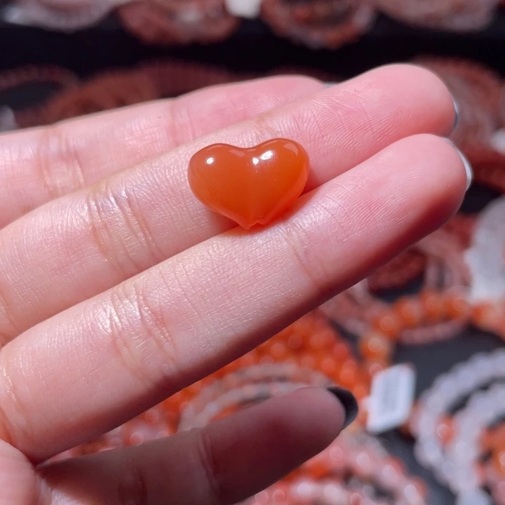 南红玛瑙未镶嵌屁桃2470