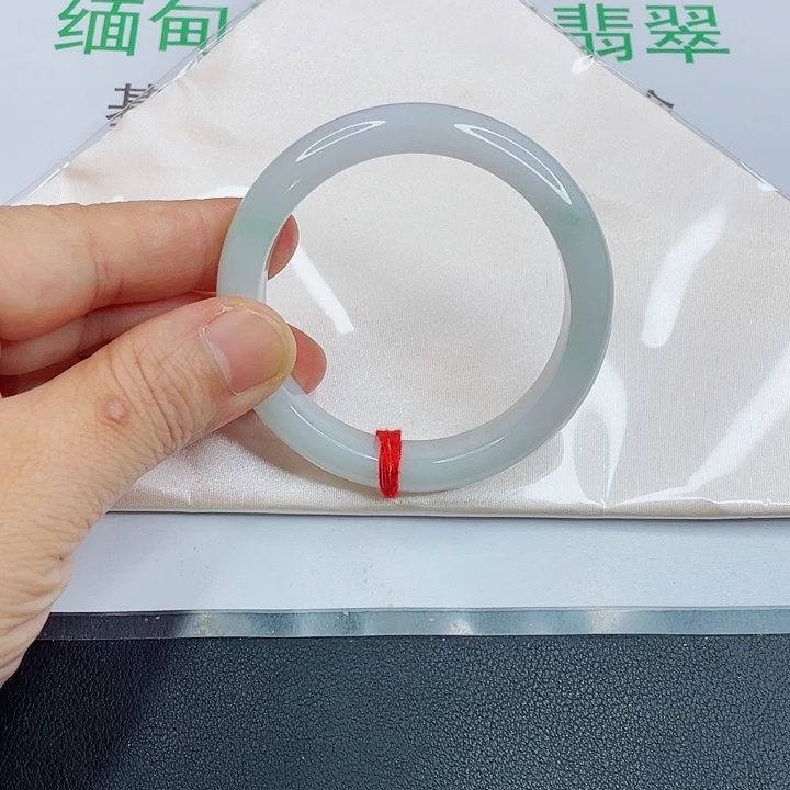 娟***姐未镶嵌手镯翡翠翡翠手镯