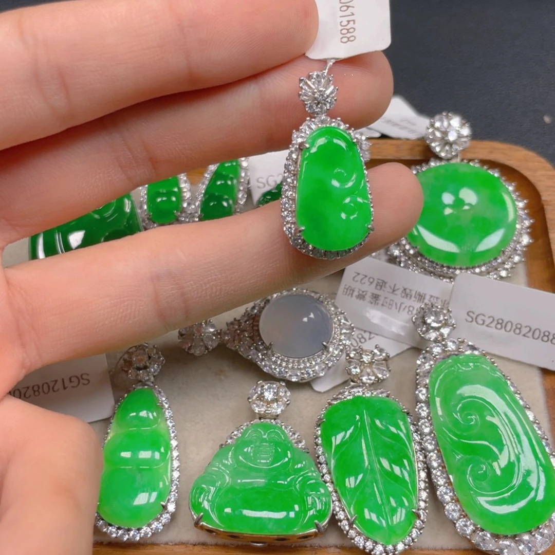 颈饰银S925镶嵌翡翠