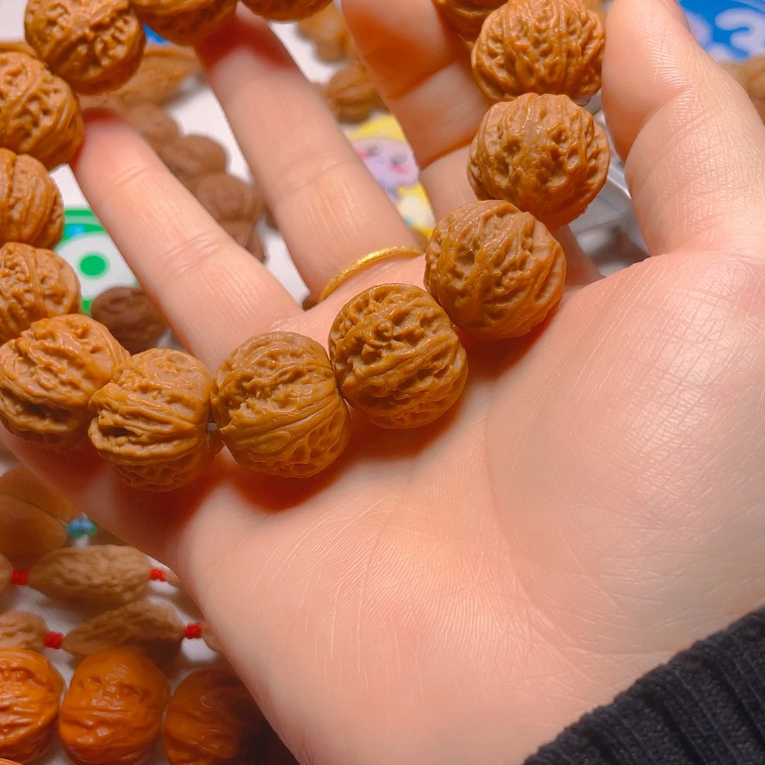 慕***华文玩核桃吊坠京八棱