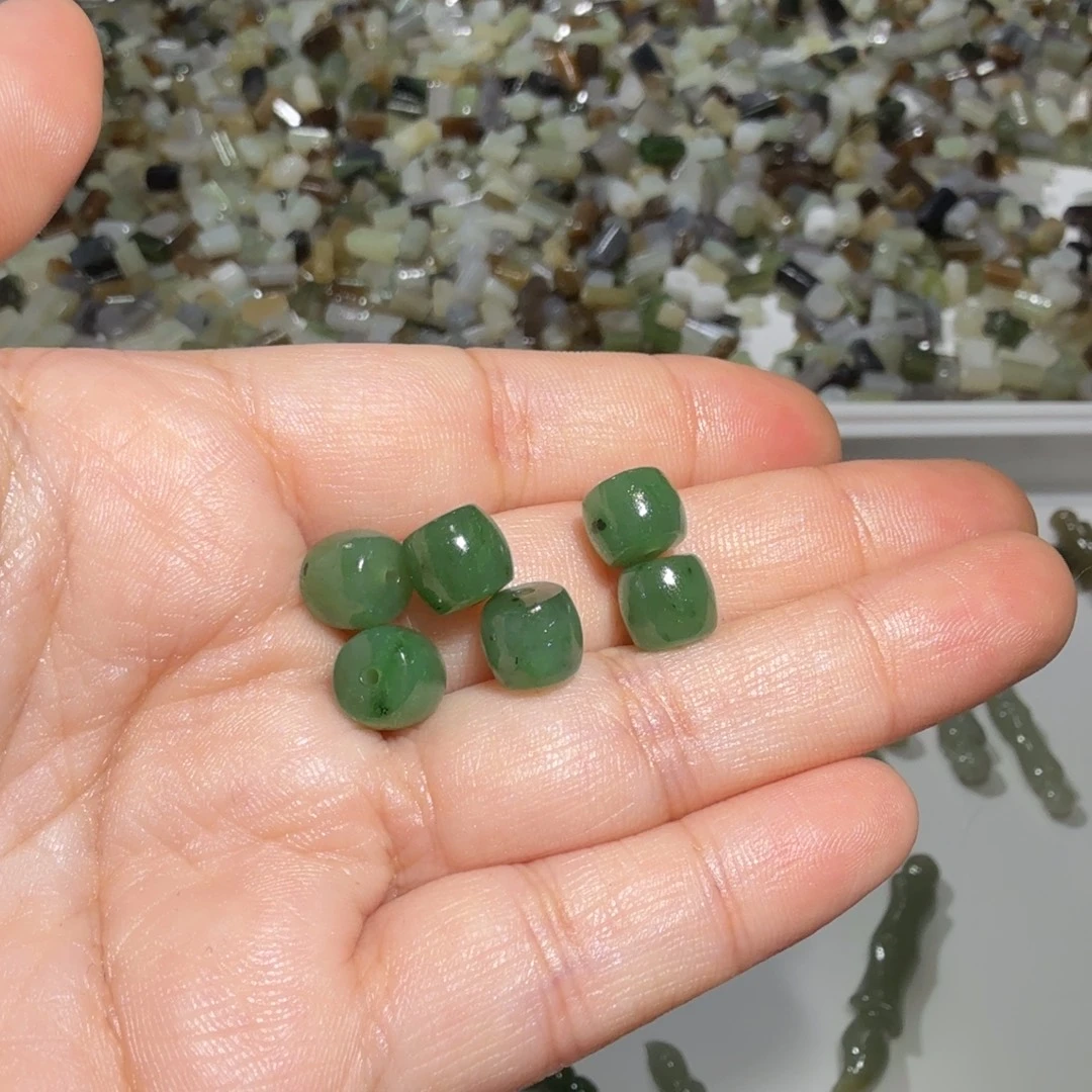 缪***缪和田玉未镶嵌珠宝奇石