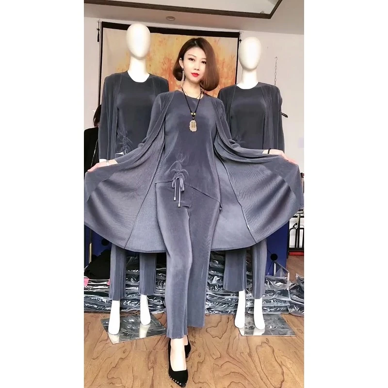 巴黎品牌2025百褶桑蚕丝三件套装真丝褶皱高弹时尚宽松大码遮肉妈