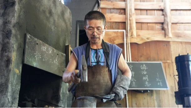 湘西黄铁匠手工锻造健康补铁铁锅铲非遗传承