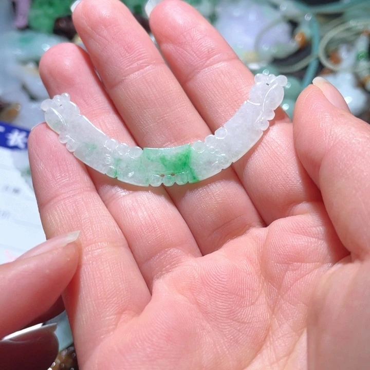 【闪购商品】翡翠颈饰未镶嵌阿*子天然翡翠