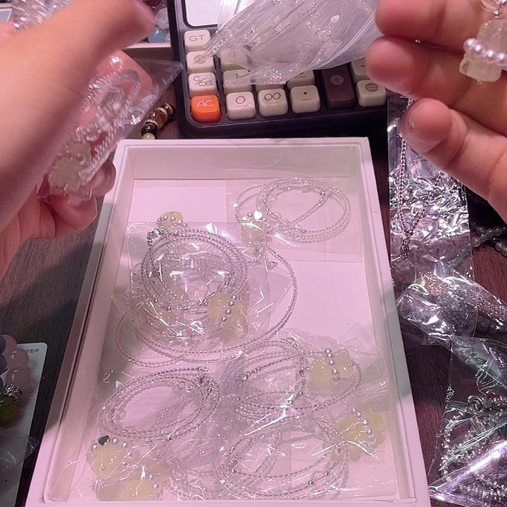 水晶手链未镶嵌柠檬黄熊吊坠