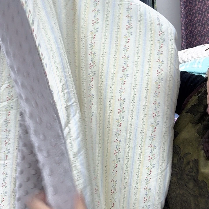 棉棉条纹花双人豆豆被