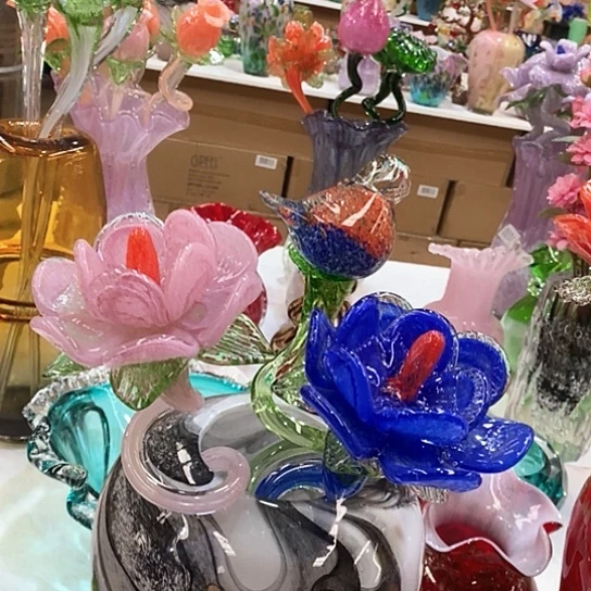 琉璃花瓶高45厘米宽9厘米