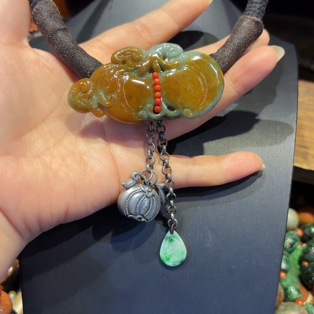 翡翠未镶嵌颈饰原创