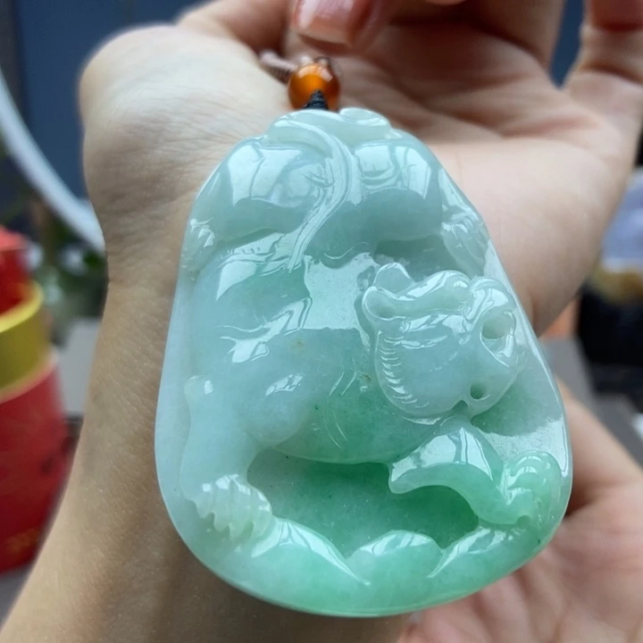 翡翠未镶嵌颈饰吊坠69