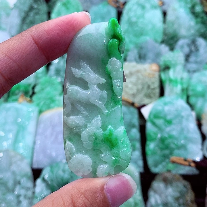 吊坠(不含链)未镶嵌翡翠