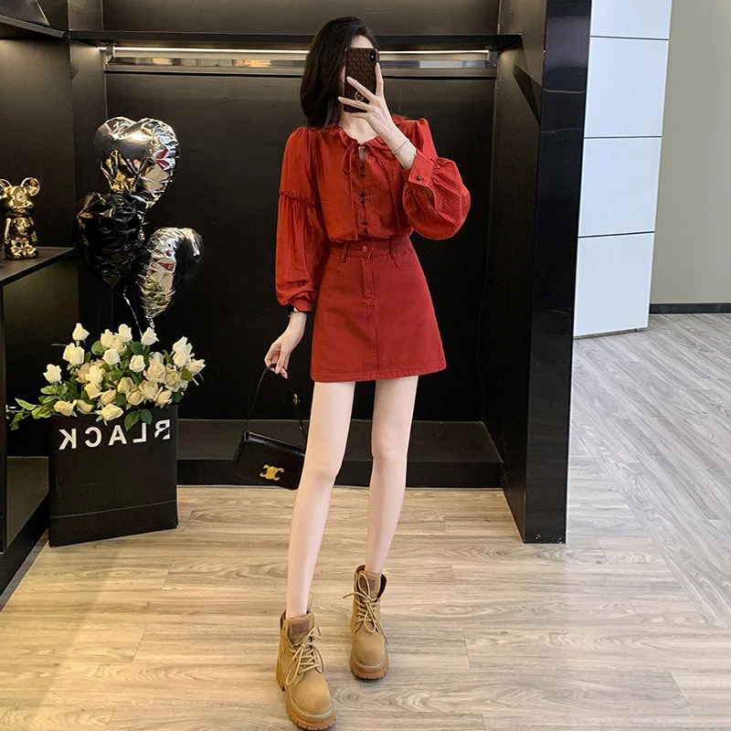 开春穿搭套装女2025新款小个子减龄洋气法式泡泡袖衬衫短裙两件套