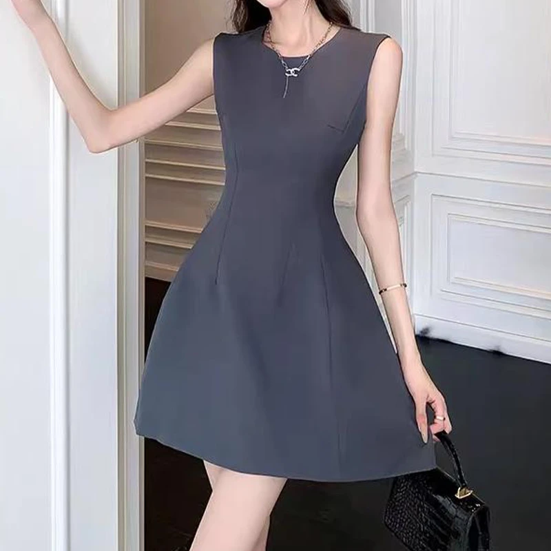 法式小众连衣裙女2025新款收腰显瘦气质女神范无袖小个子A字裙