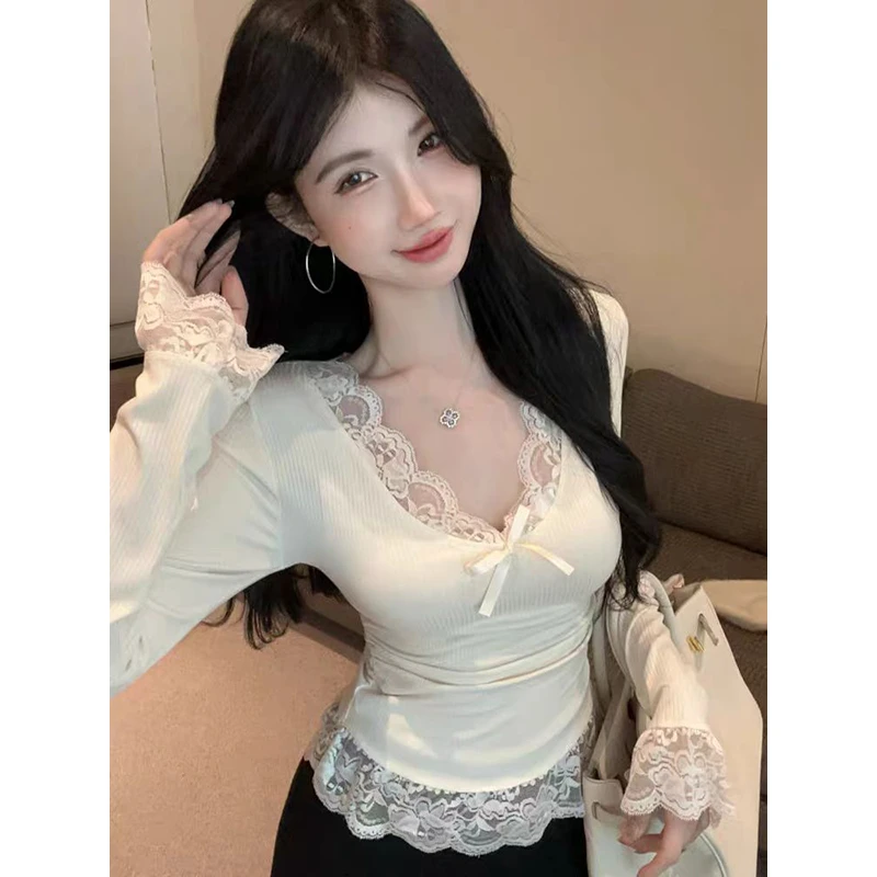 磨毛扭结花边蕾丝拼接长袖T恤女冬季纯欲性感修身显瘦打底衫上衣