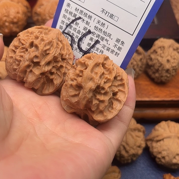 桃核吊坠苹果园狮子头40