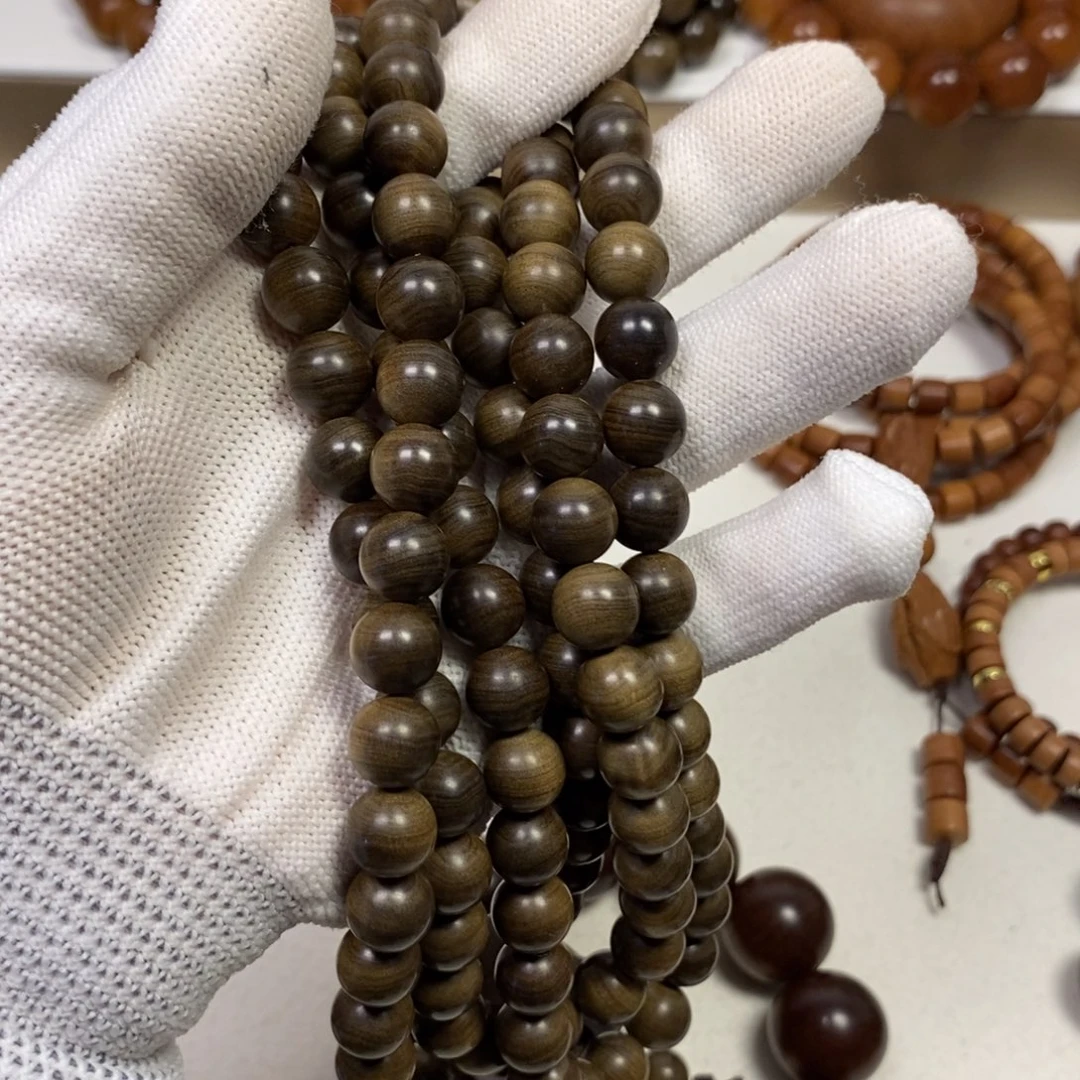 成***路檀香木老山檀香1.0阴沉奶香