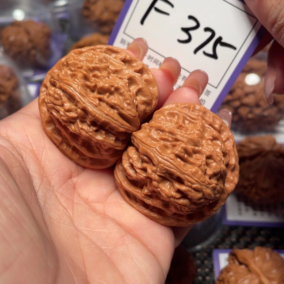 桃核把件375号白狮子42