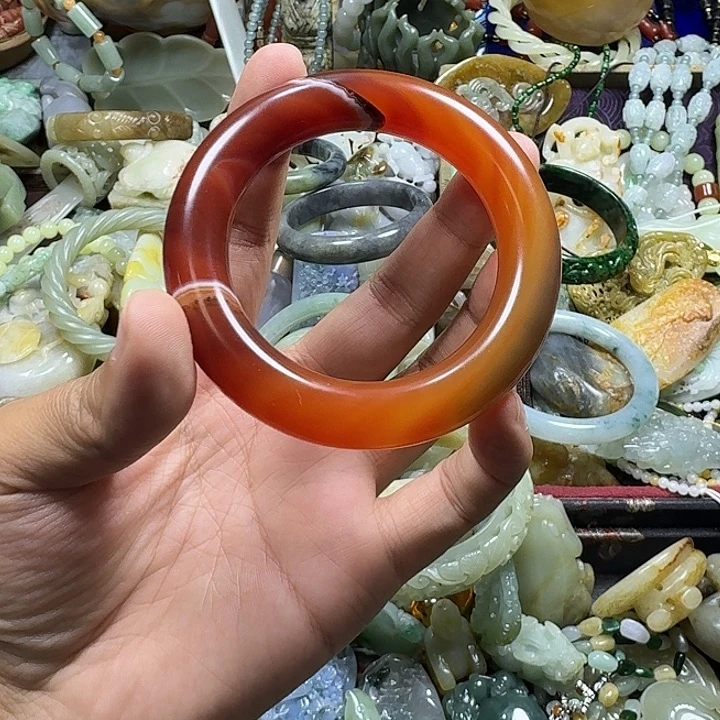 依***深玛瑙/玉髓未镶嵌手镯8888888888