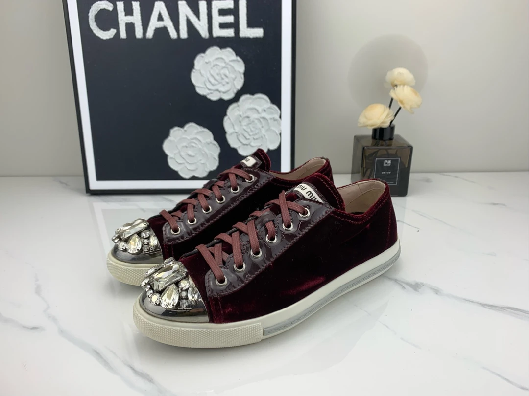 99新 MIU MIU/缪缪 丝绒水钻 37码//jm00172