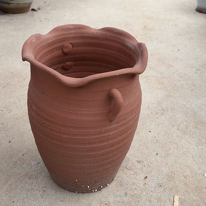 口23高30瑕疵一个盆子。