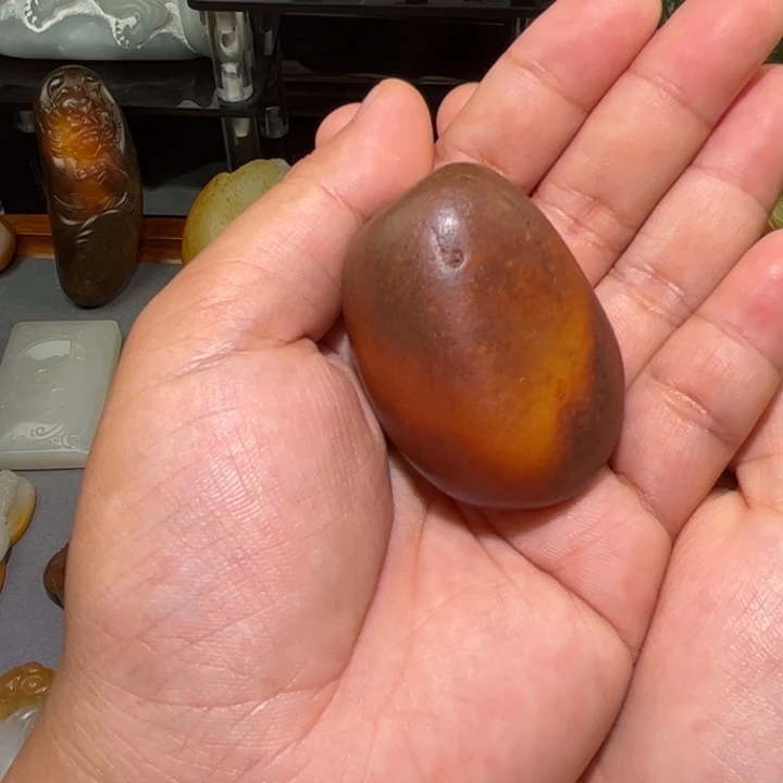 君***。和田玉未镶嵌颈饰