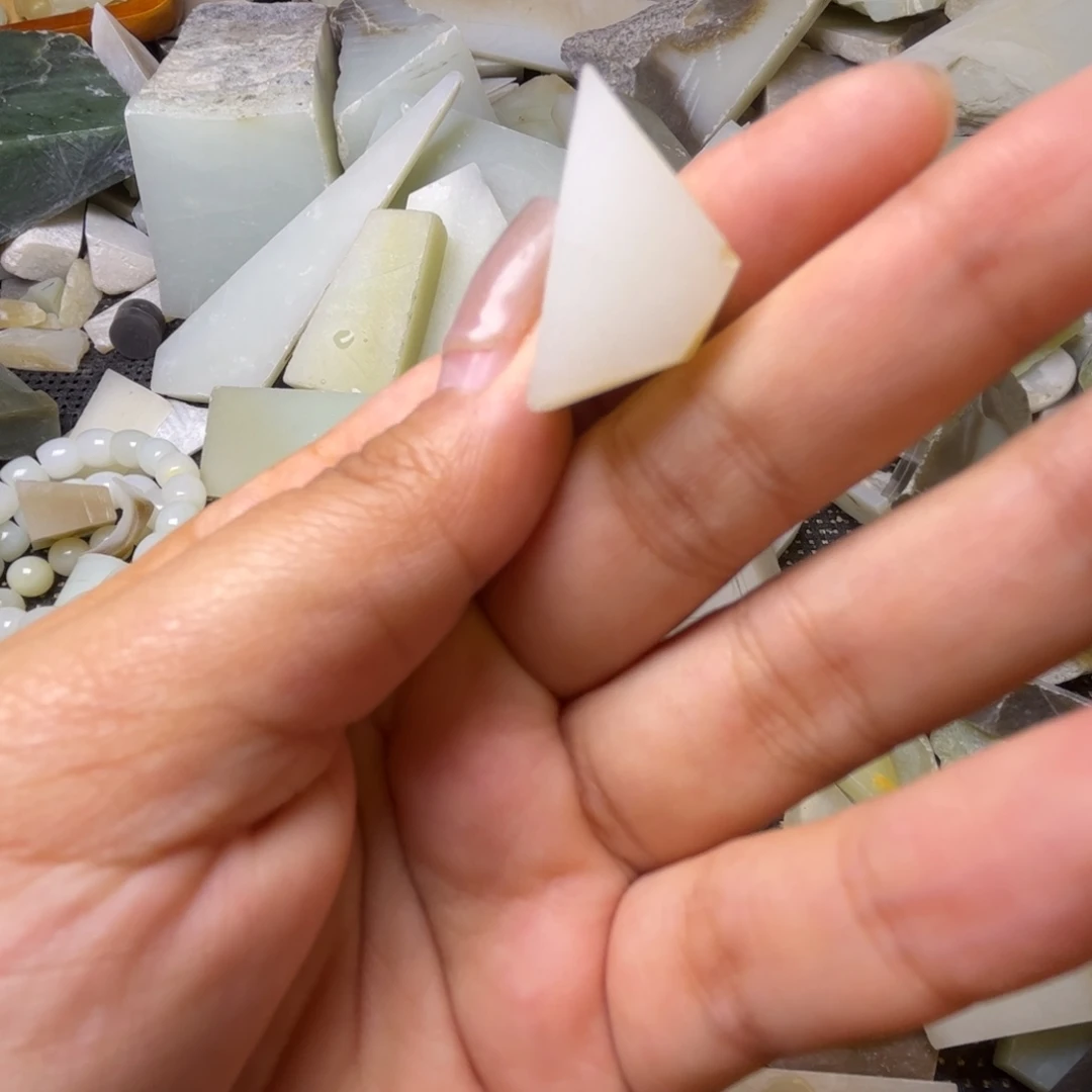 和田玉未镶嵌项链