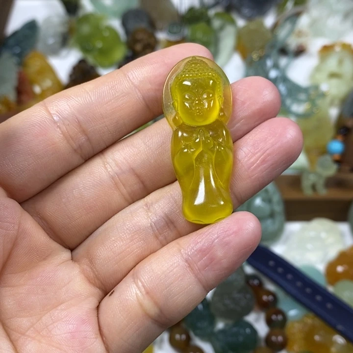 未镶嵌蛇纹石玉吊坠