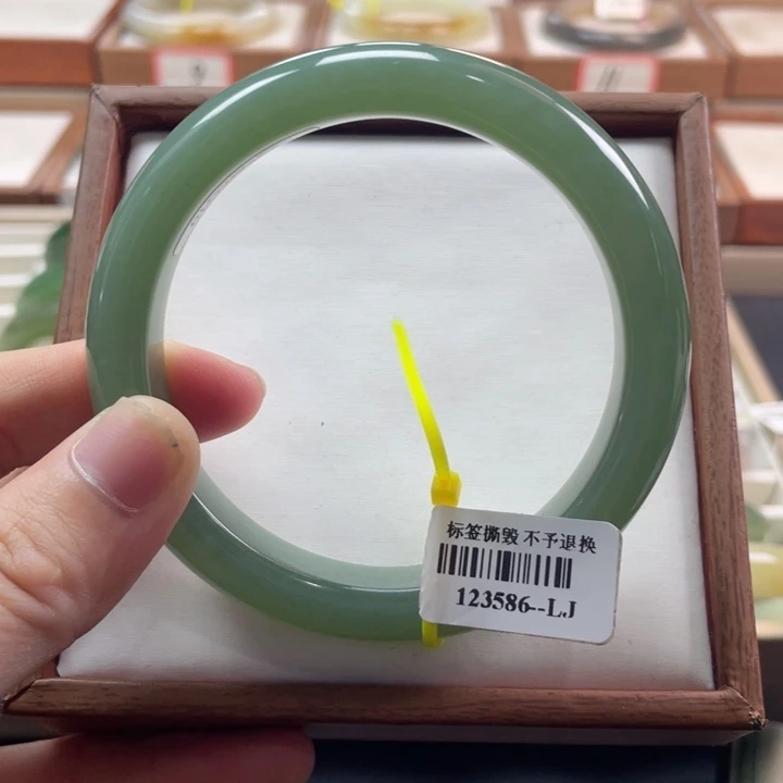 【闪购商品】和田玉手镯未镶嵌66 59.60