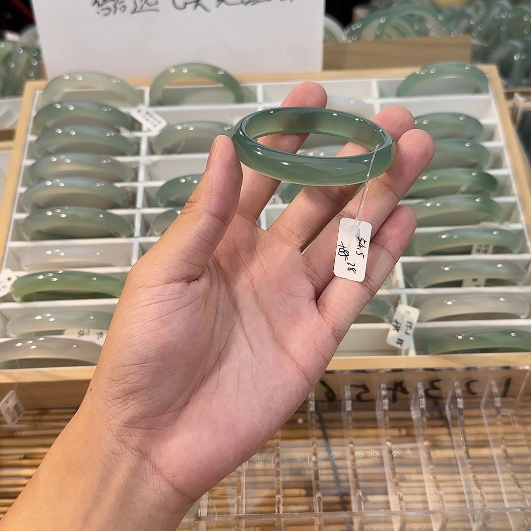 玛瑙/玉髓未镶嵌手镯圈口54.5