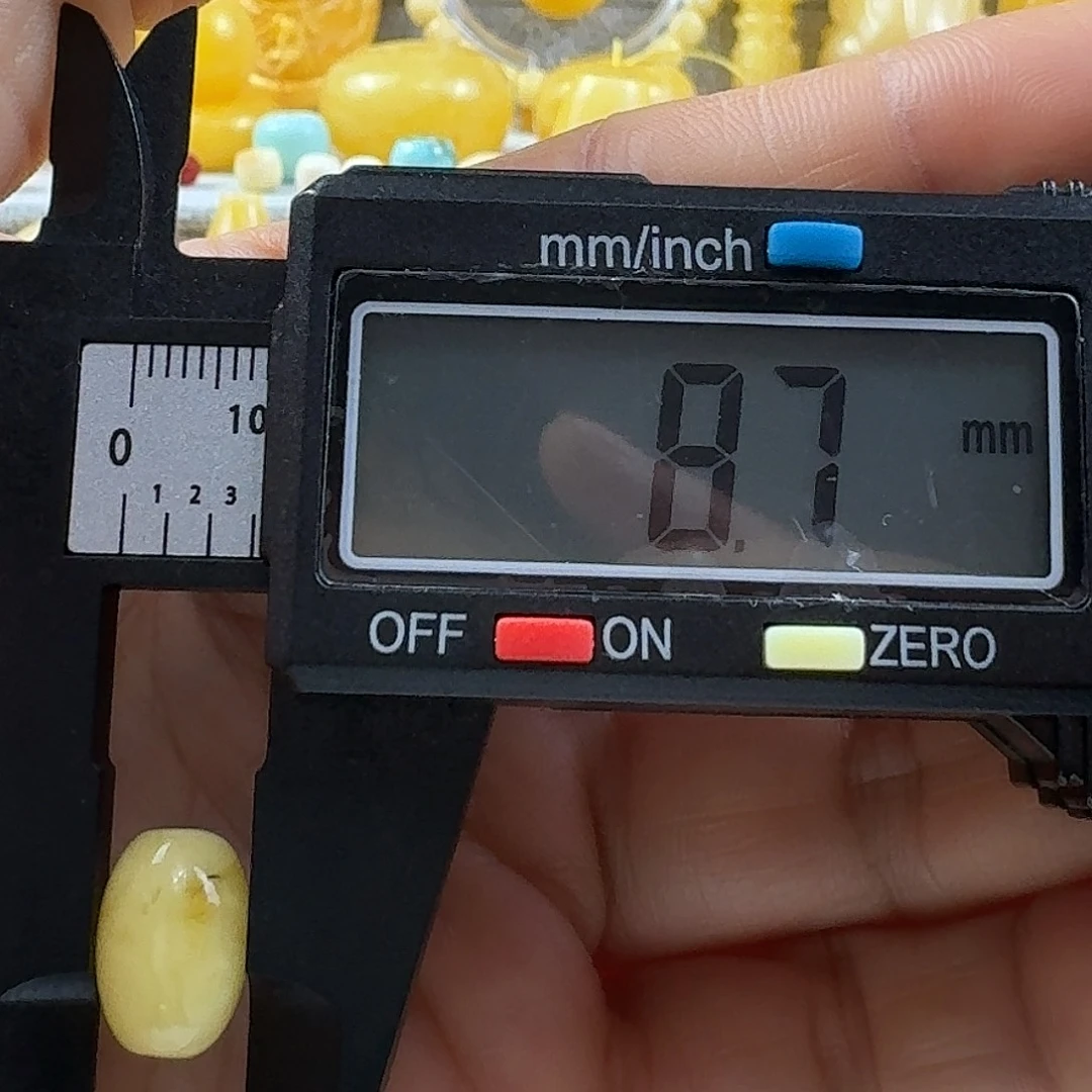 蜜蜡未镶嵌裸石25杂