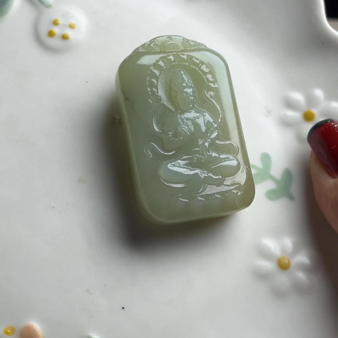 和田玉未镶嵌颈饰观音牌